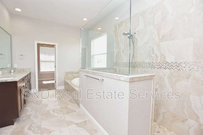Building Photo - 3544 Lakeside Heritage Dr