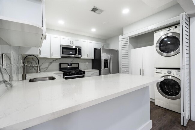 Building Photo - 6211 SW 116th Pl