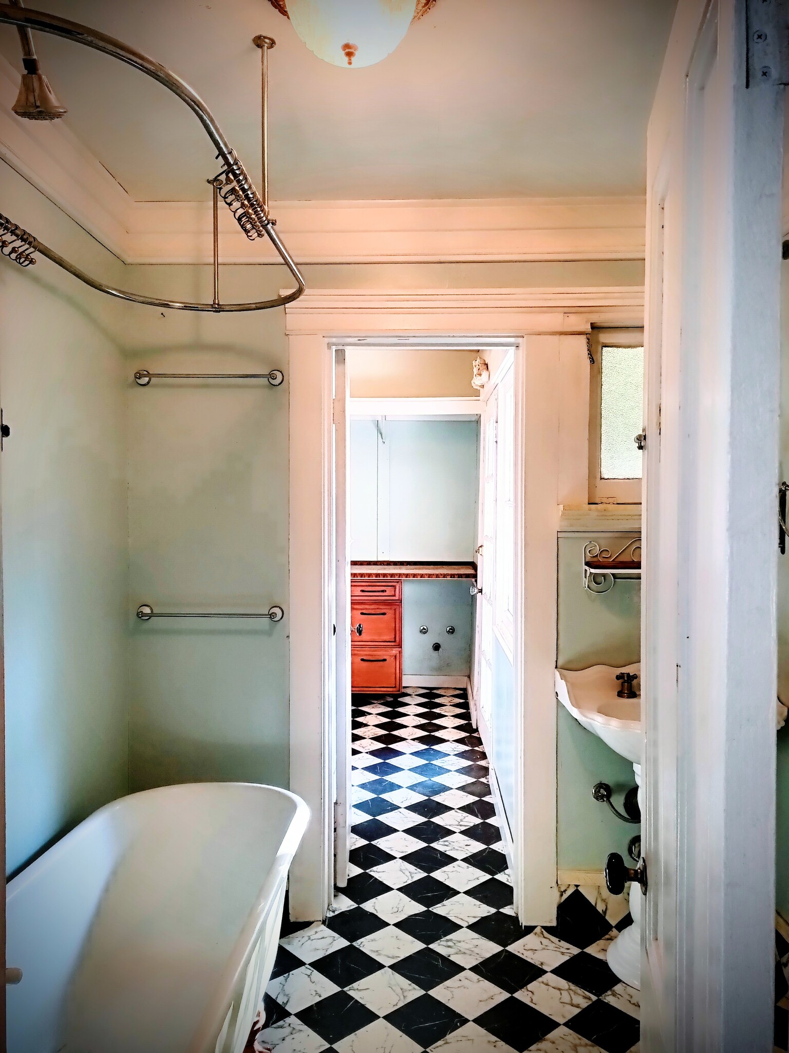 Building Photo - 725 Alhambra St