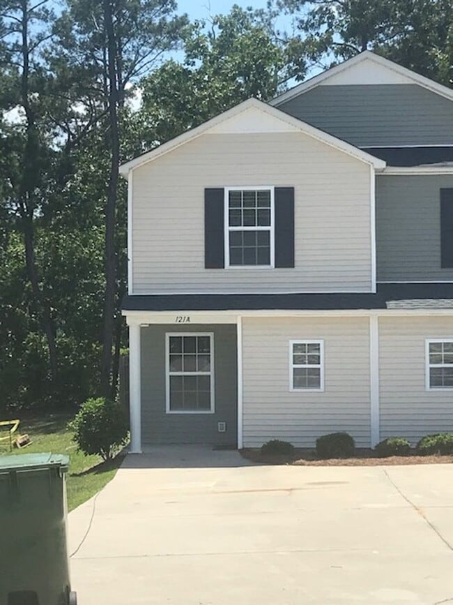 Building Photo - Spacious Townhouse duplex in Northeast Col...