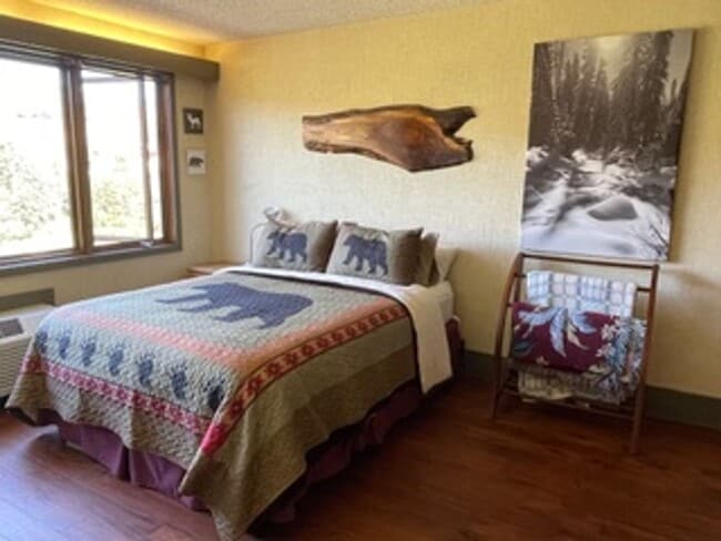 Building Photo - Lovely Fully Furnished Tamarron Studio