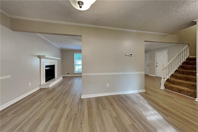 Building Photo - 2075 Pinella Dr