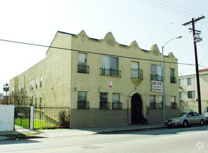 Building Photo - 4234 Montclair St