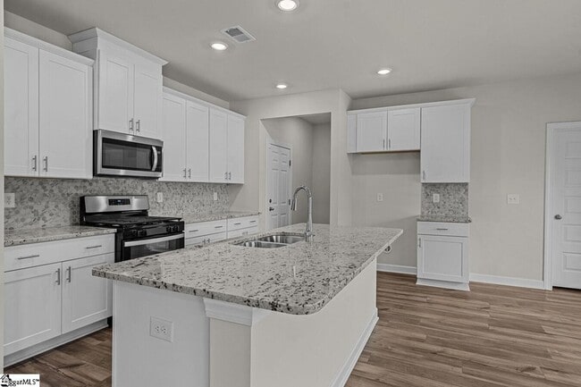 Building Photo - 403 Redear Rd