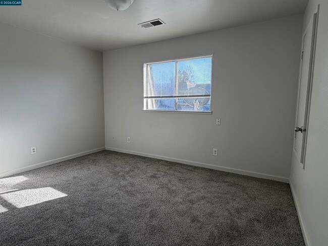 Building Photo - 1648 W N Bear Creek Dr