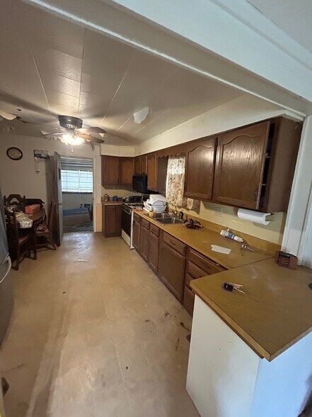 Building Photo - 61 S 49th St