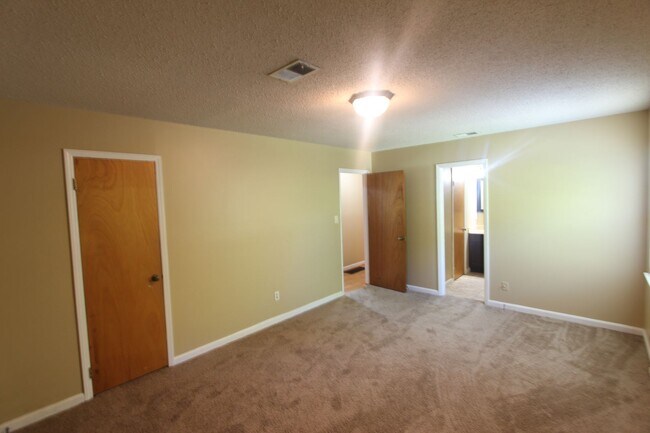Building Photo - New On The Market with Fresh Updates!! Better Hurry!!
