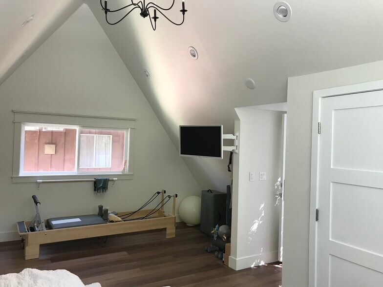 Building Photo - 4395 Morro Dr