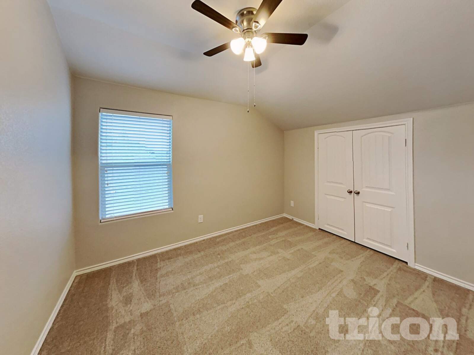 Building Photo - 601 Creekview Dr