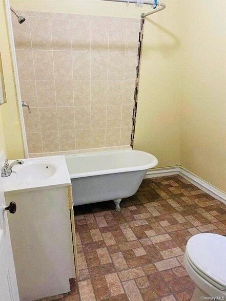 Building Photo - 139 Montgomery St