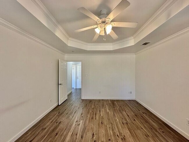 Building Photo - Tour Today! 3/2/2 On 1 Acre in Brownsboro!
