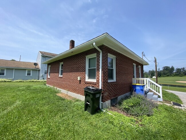 Building Photo - 2715 N Sherman St