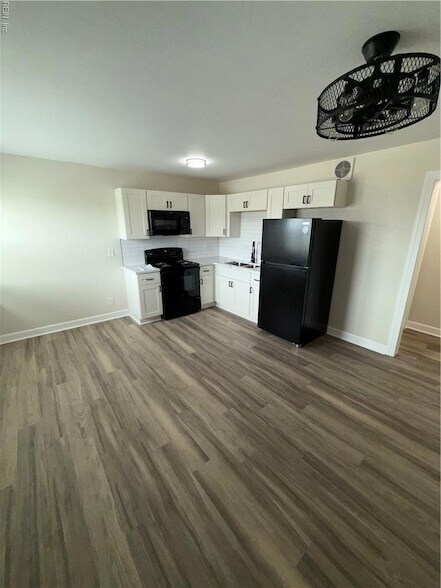 Building Photo - 9654 Selby Pl