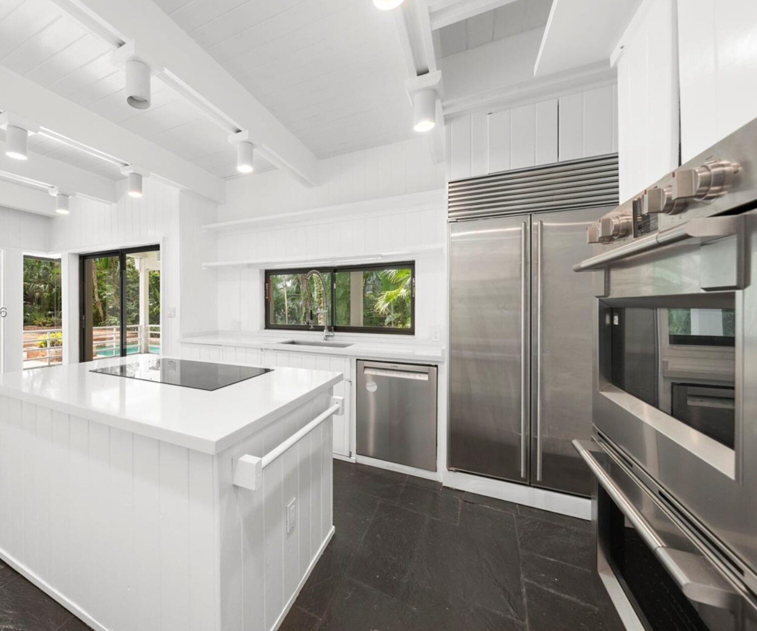 Building Photo - 5600 Oakwood Ln