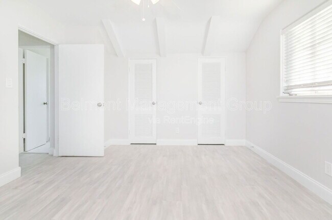 Building Photo - 5334 Lake Howell Rd