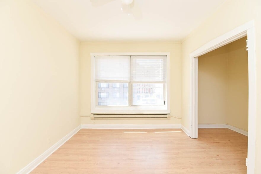 Building Photo - 457 W Melrose St