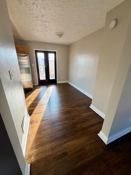 Building Photo - 3413 Wallford Dr