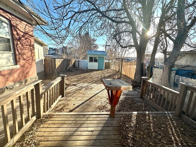 Building Photo - Charming One Bedroom Home in Sunnyside!