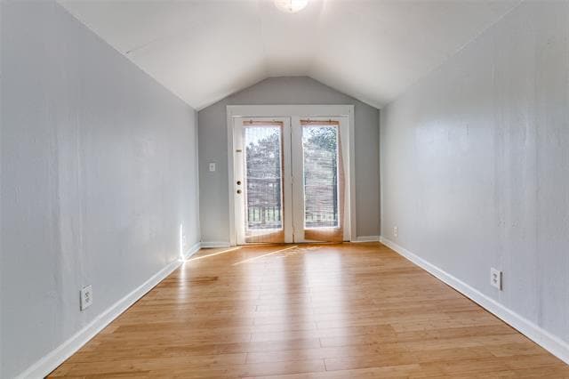 Building Photo - 8910 San Leandro Dr