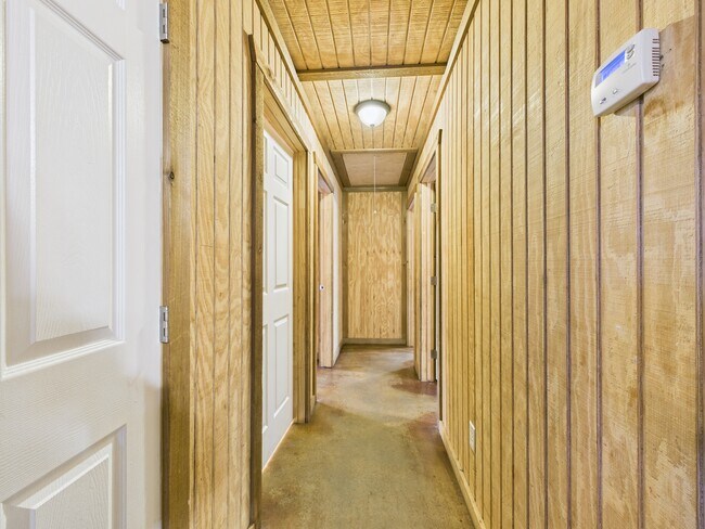 Building Photo - 5822 Leonard Rd