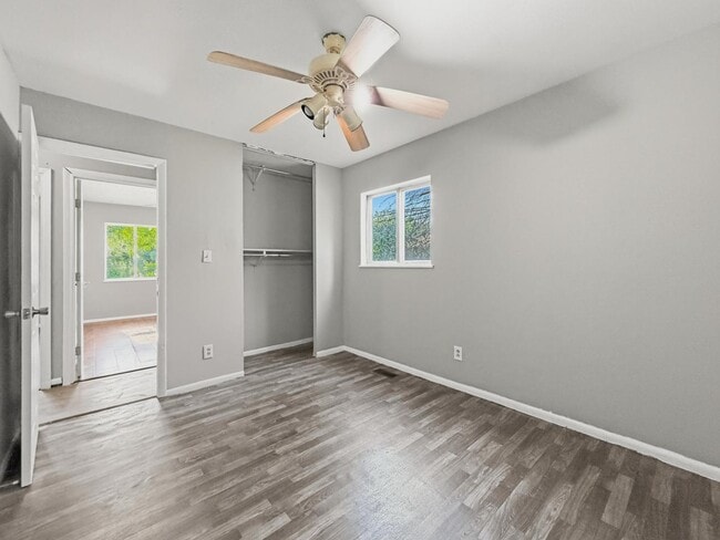 Building Photo - 836 Eastmont Dr