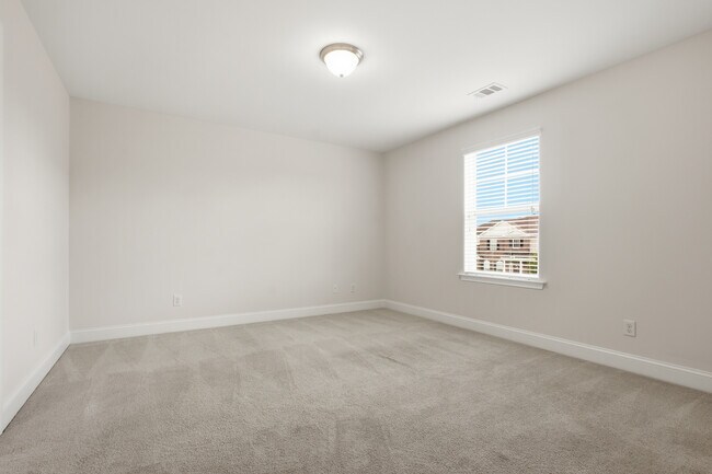 Building Photo - 105 Grimsby Rd