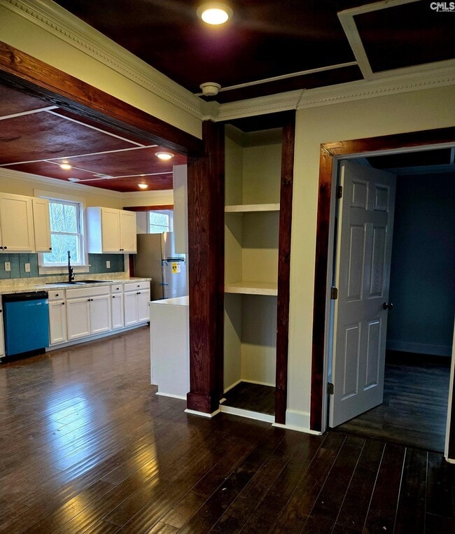 Building Photo - 641 Brooks Ave