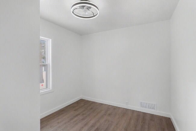 Building Photo - Completely Updated 3 Bedroom Home -  $1600/Month