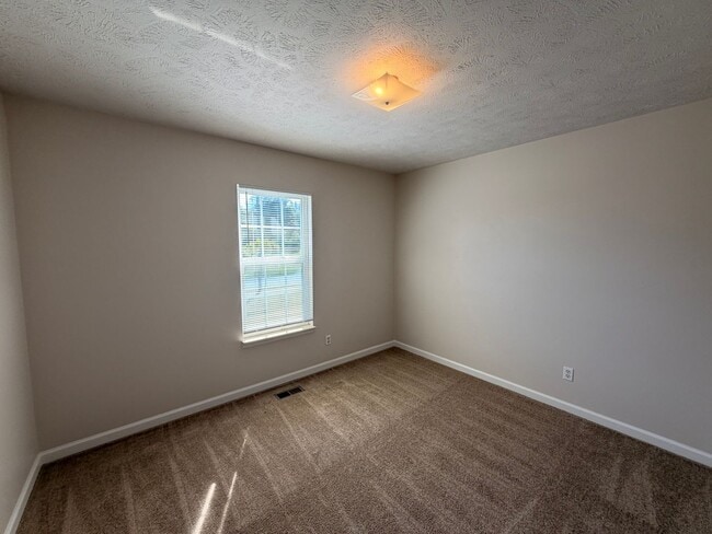 Building Photo - 406A Hazelwood Dr