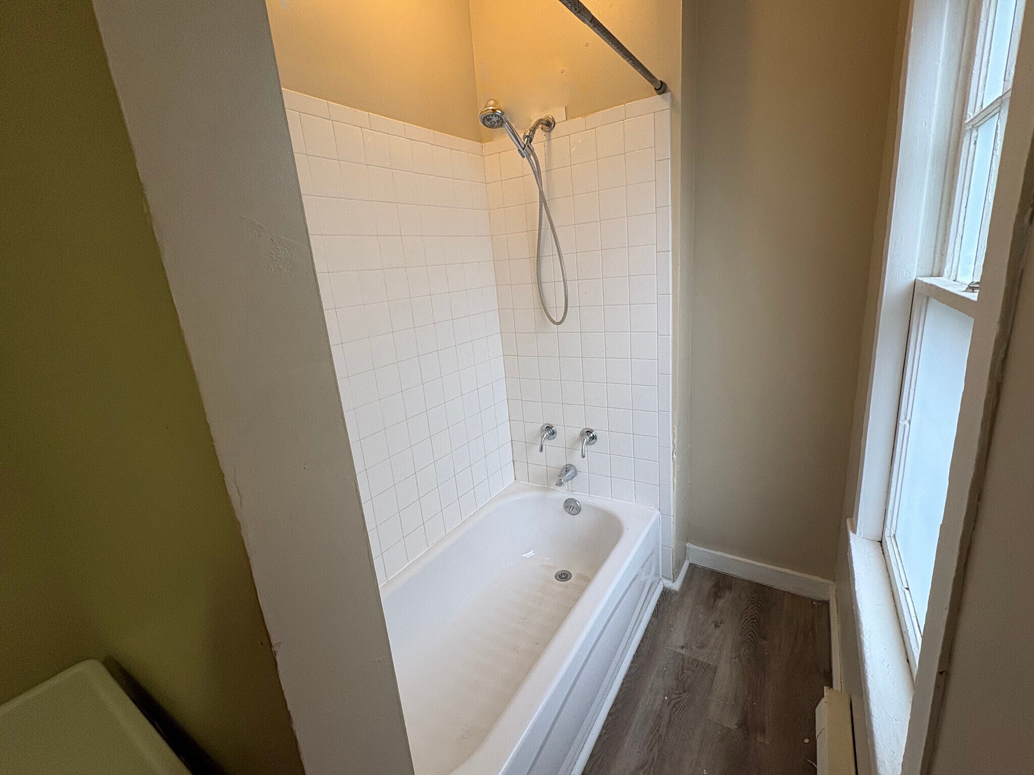 Building Photo - 21 E William St