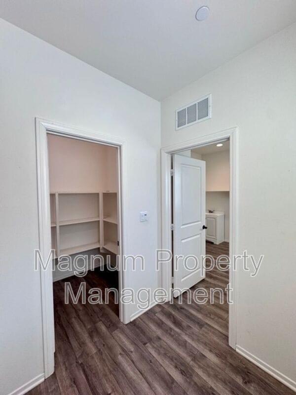 Building Photo - 24331 Ponderosa Ln