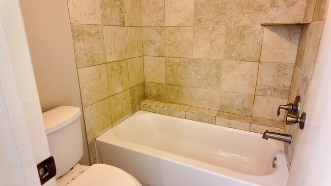 Building Photo - 8020 Braesmain Dr