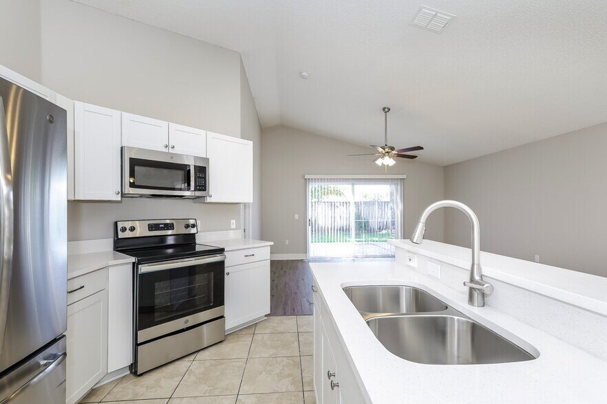 Building Photo - 2126 Jessa Dr