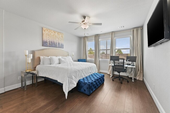 Building Photo - 4050 Shackleton Ct