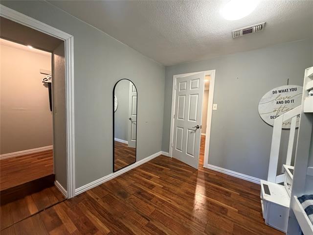 Building Photo - 7024 Red Bud Ln