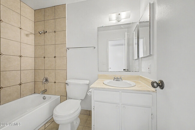 Building Photo - 7014 W Palo Verde Dr