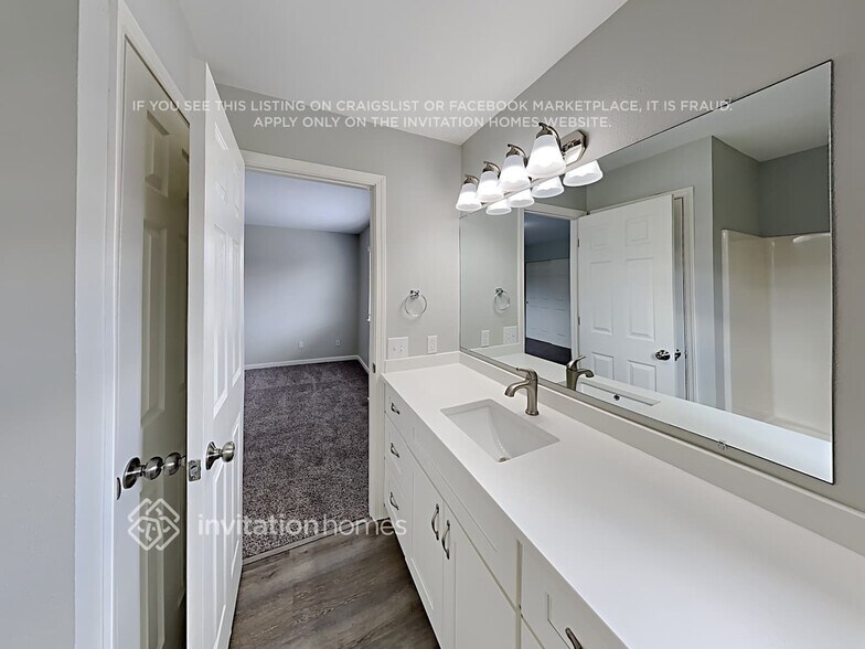 Building Photo - 15435 165th Ave SE