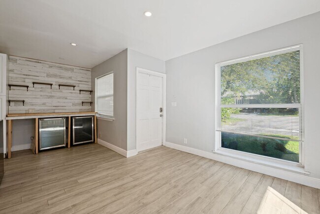 Building Photo - Charming 3-Bed, 2-Bath Home in Prime Fort Lauderdale!