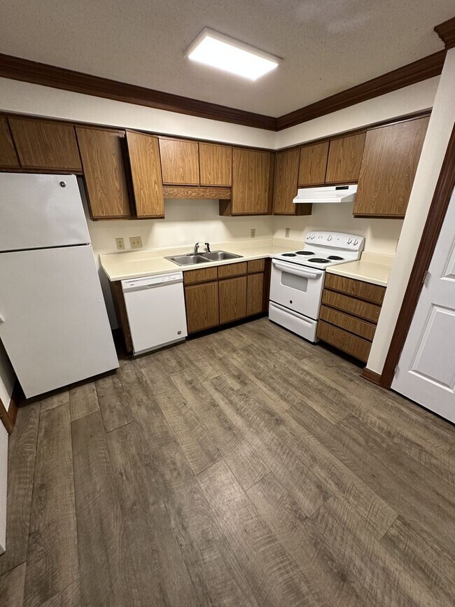 Building Photo - 2 Bedroom 2 Bathroom Condo!