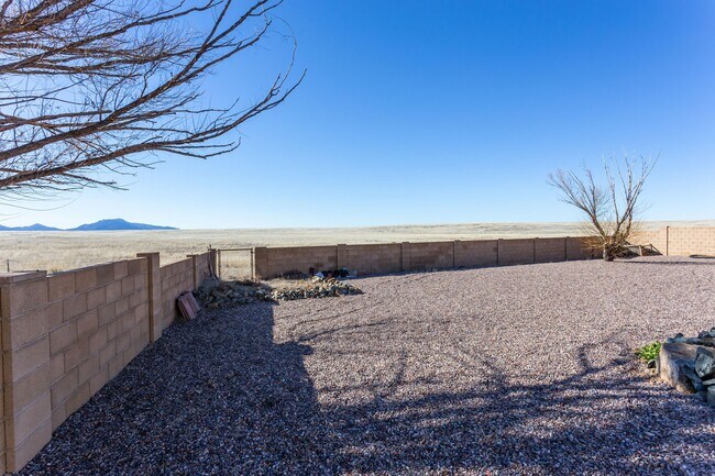 Building Photo - 7236 Pinnacle Pass Dr