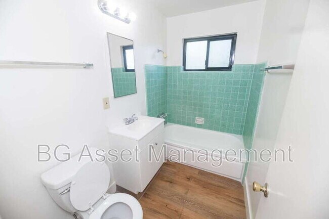 Building Photo - 460 San Marco St