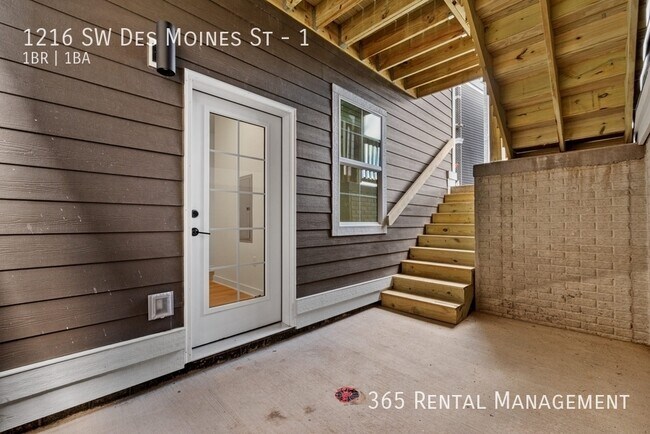 Building Photo - 1216 SW Des Moines St
