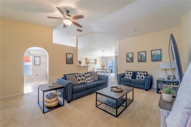 Building Photo - 525 Ridges Dr