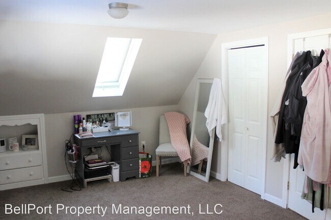 Building Photo - 3 br, 2 bath House - 2 Fox Run Road