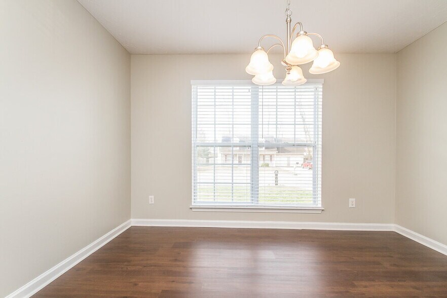 Building Photo - 878 Lavergne Ln