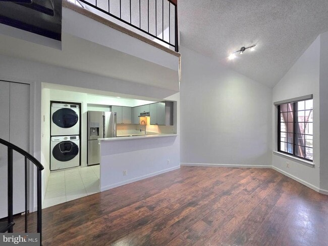 Building Photo - 6017 Curtier Dr