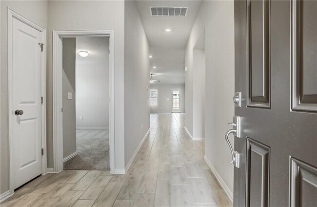 Building Photo - 13617 Sugar Bush Path