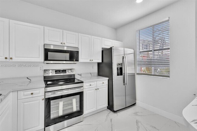Building Photo - 17337 NW 7th Ave