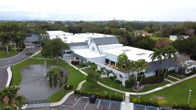 Building Photo - 7076 Huntington Ln