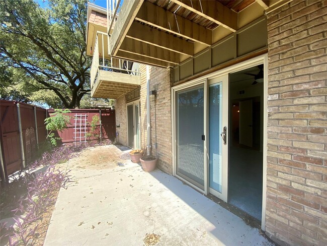 Building Photo - 5916 Birchbrook Dr